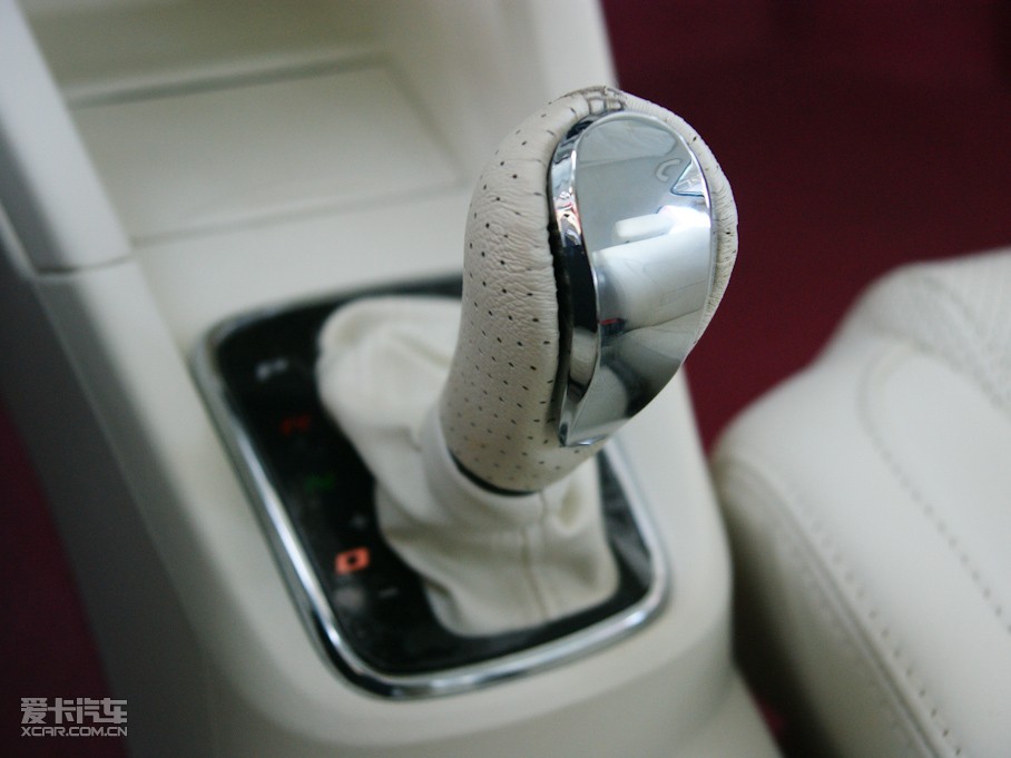 2010�����A�E��CROSS �w�� 1.5L �Ԅӕr�а�