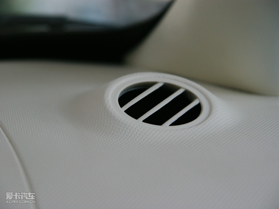 2010�����A�E��CROSS �w�� 1.5L �Ԅӕr�а�