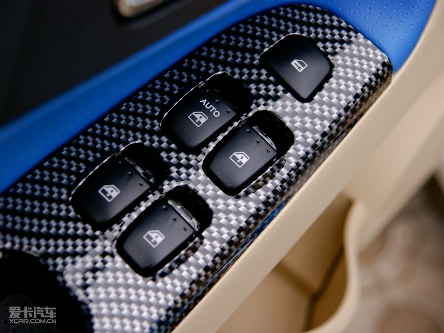 2010�����A�E��CROSS �w�� 1.5L �քӕr�а�