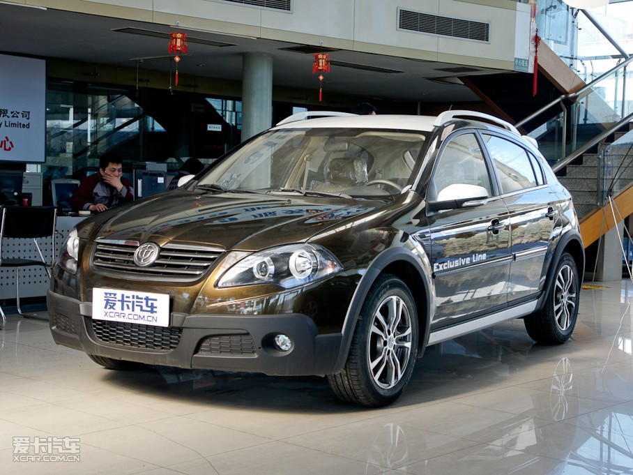 2010�����A�E��CROSS �w�� 1.5L �Ԅ����F��