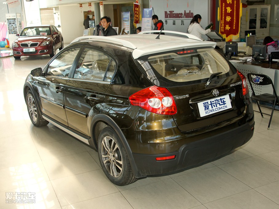 2010�����A�E��CROSS �w�� 1.5L �Ԅ����F��