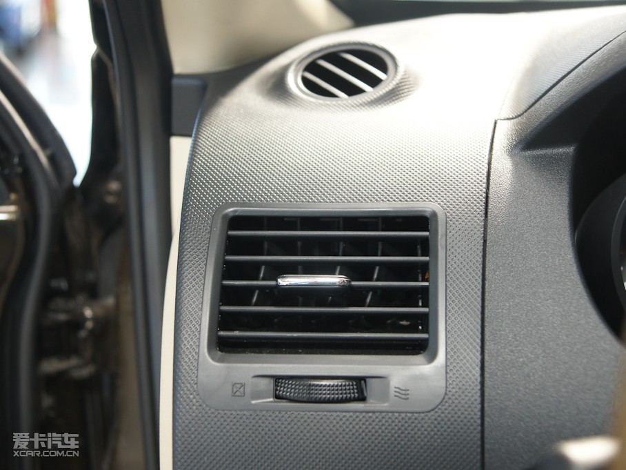 2010AECROSS w 1.5L ԄF