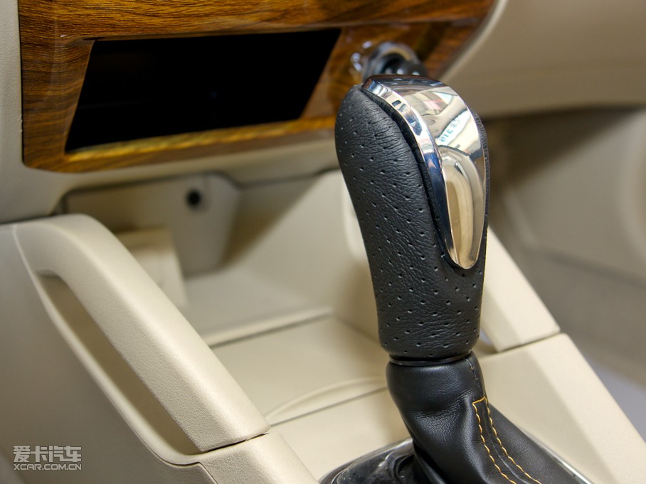 2010AECROSS w 1.5L ԄF