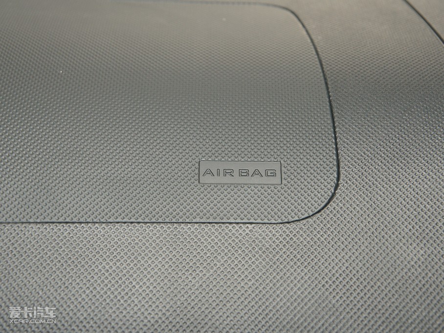 2010�����A�E��CROSS �w�� 1.5L �Ԅ����F��