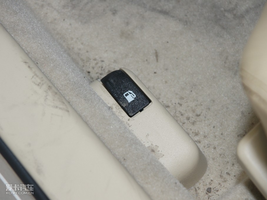 2010�����A�E��CROSS �w�� 1.5L �Ԅ����F��