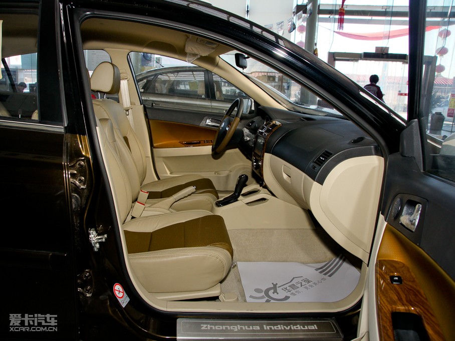 2010AECROSS w 1.5L ԄF