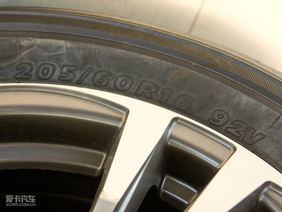 2010AECROSS w 1.5L ԄF