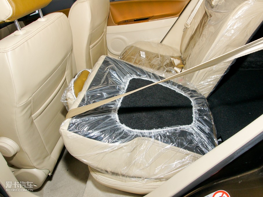 2010AECROSS w 1.5L ԄF