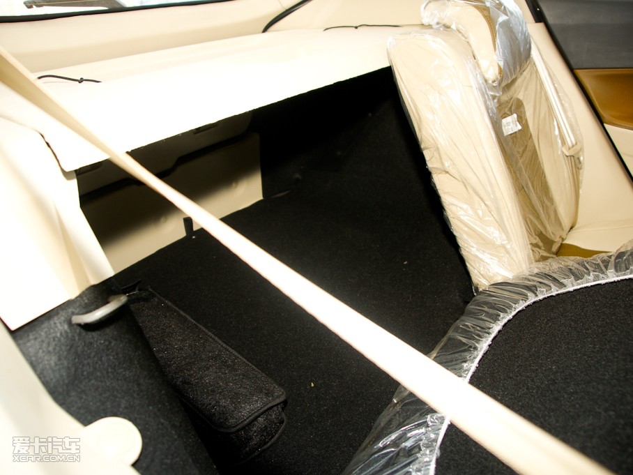 2010AECROSS w 1.5L ԄF