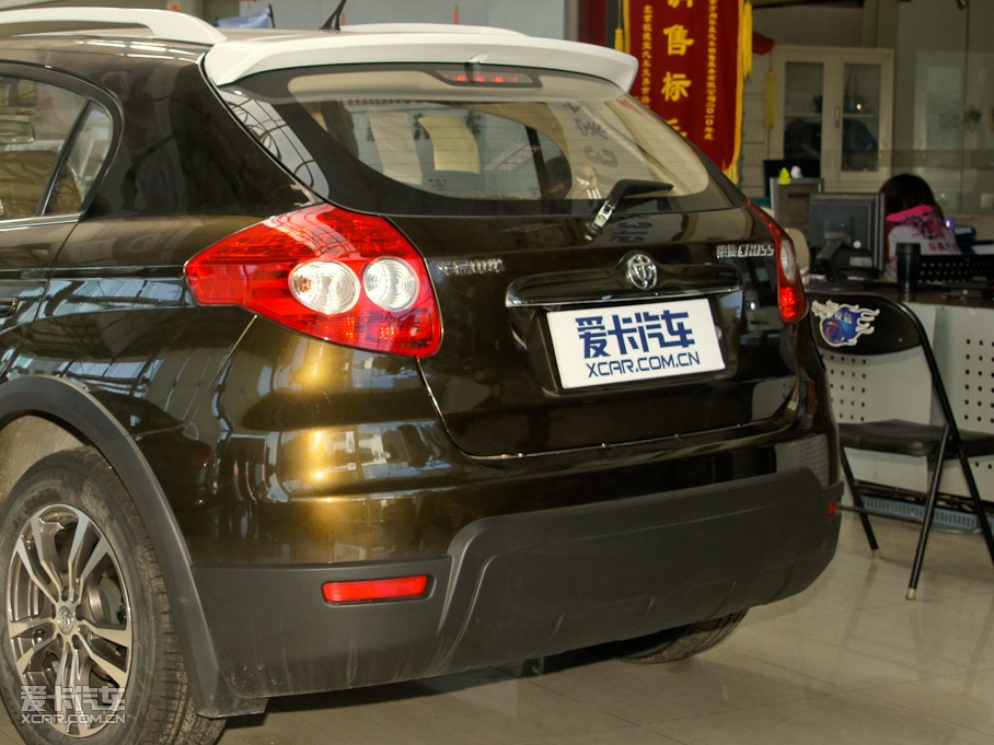 2010�����A�E��CROSS �w�� 1.5L �Ԅ����F��