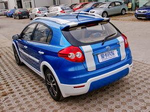2010款飞炫 1.5L 手动时尚版 整体外观