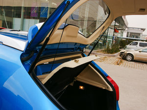2010款飞炫 1.5L 手动时尚版 空间座椅