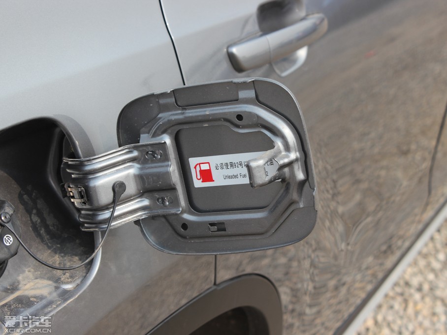 2012�����AV5 1.5T �Ԅ��\�Ӱ�