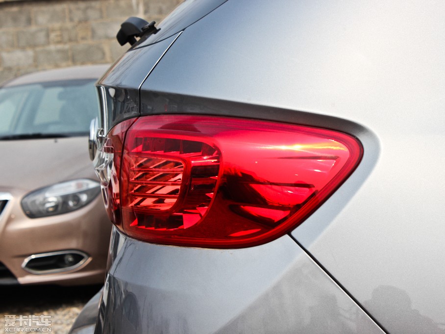 2012�����AV5 1.5T �Ԅ��\�Ӱ�