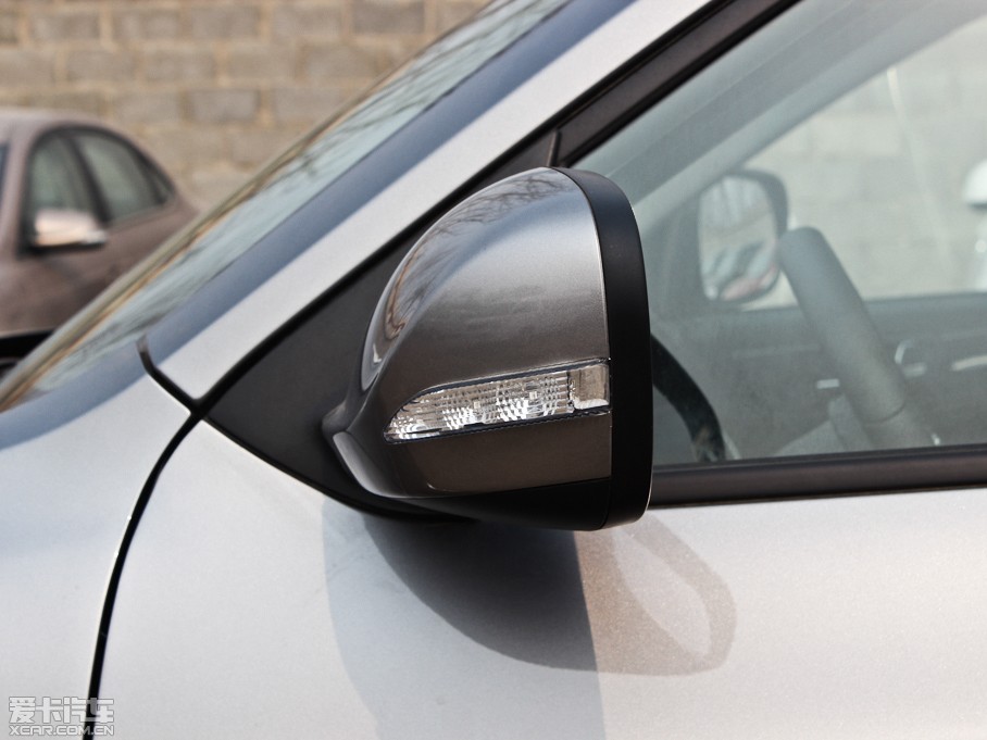 2012�����AV5 1.5T �Ԅ��\�Ӱ�