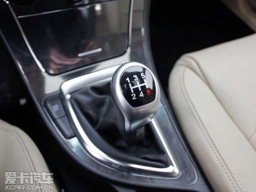 華晨中華2012款中華V5