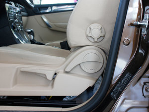 2012款1.6L 自动豪华版 主驾驶座椅调节