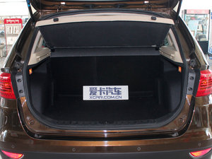 2012款1.6L 自动豪华版 行李厢空间