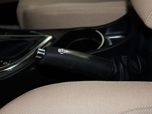 2012款1.6L 自动豪华版 驻车制动器