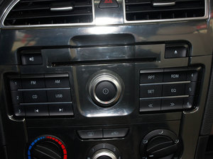 2012款1.6L 自动豪华版 音响调节