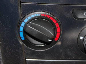 2012款1.6L 自动豪华版 中控区