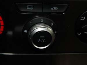 2012款1.6L 自动豪华版 中控区