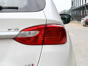 2012款1.5T 自动四驱豪华版 尾灯