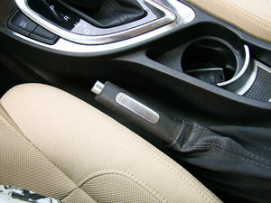 2012款1.5T 自动四驱豪华版 驻车制动器