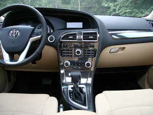 2012款1.5T 自动四驱豪华版 中控台