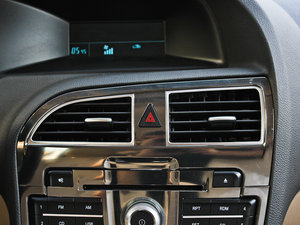 2012款1.6L 手动舒适版 空调出风口