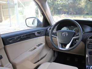 2012款1.6L 手动舒适版 中控区