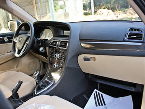 2012款1.6L 手动舒适版 中控区