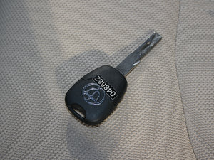 2012款1.6L 手动舒适版 车钥匙