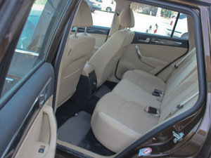2012款1.5T 自动豪华版 后排座椅