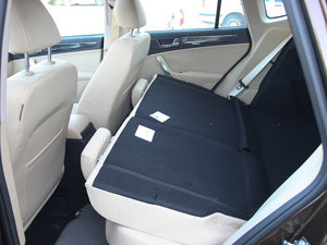 2012款1.5T 自动豪华版 后排座椅放倒