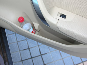 2012款1.5T 自动豪华版 空间座椅