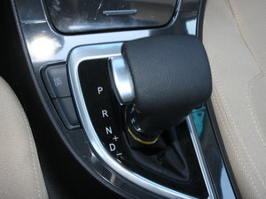 2012款1.5T 自动豪华版 中控区