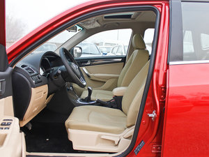 2012款1.5T 手动豪华版 前排空间