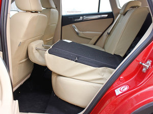 2012款1.5T 手动豪华版 后排座椅放倒