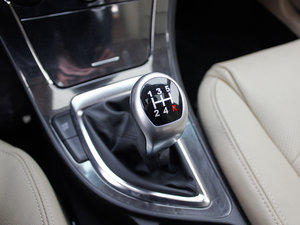 2012款1.5T 手动豪华版 中控区