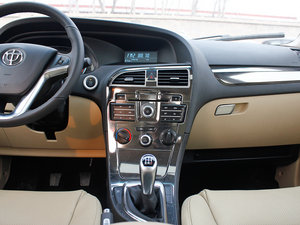 2012款1.5T 手动豪华版 中控区