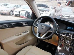 2012款1.5T 手动豪华版 中控区