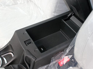 2011款1.5T 手动舒适版 空间座椅