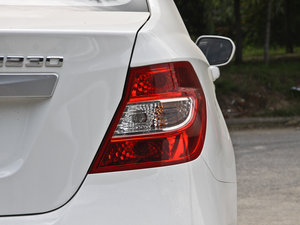 2012款1.5L 手动精英版 尾灯