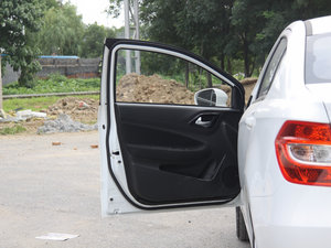 2012款1.5L 手动精英版 驾驶位车门