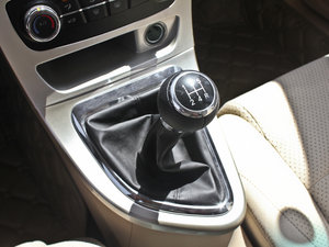 2013款1.5L 手动豪华版 换挡杆