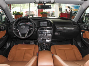 2014款1.6L 自动豪华型 内饰全景