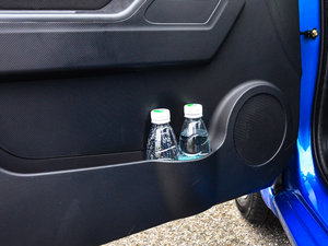 2015款1.3L 手动驭动版 空间座椅