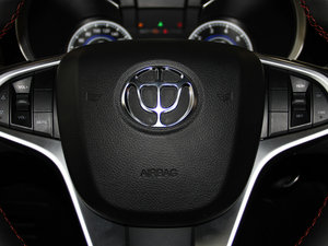 2015款1.5L 手动精英型 中控区