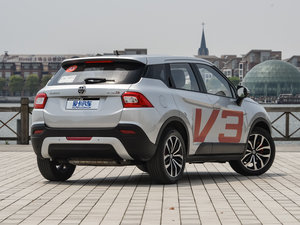 2015款1.5T 自动旗舰型 整体外观